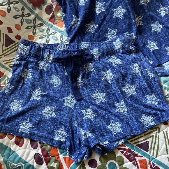 Star ⭐️ pajama shorts and tank top size medium. Dark blue with ⭐️ - Picture 2 of 3